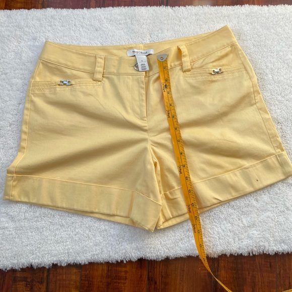 Short White/ black side 6 - Picture 2 of 8